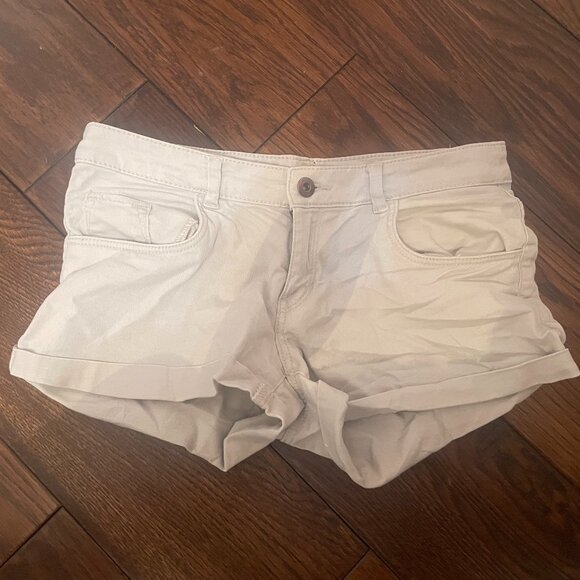 H&M tan low waisted shorts (size 4) - Picture 1 of 3